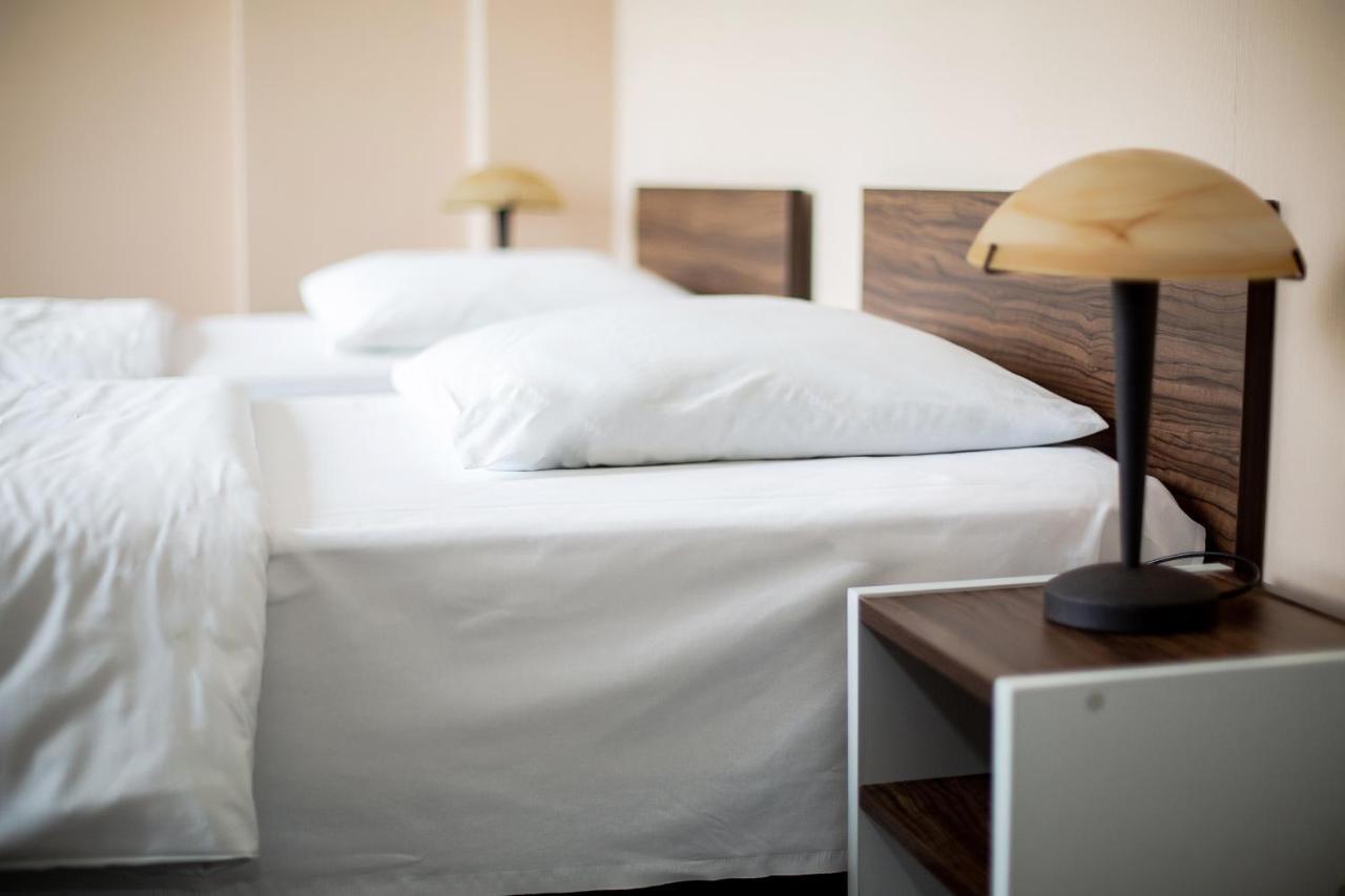 Hotel Tomas Šiauliai Buitenkant foto