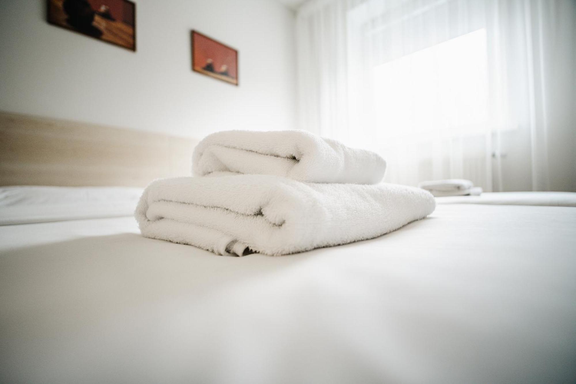 Hotel Tomas Šiauliai Buitenkant foto