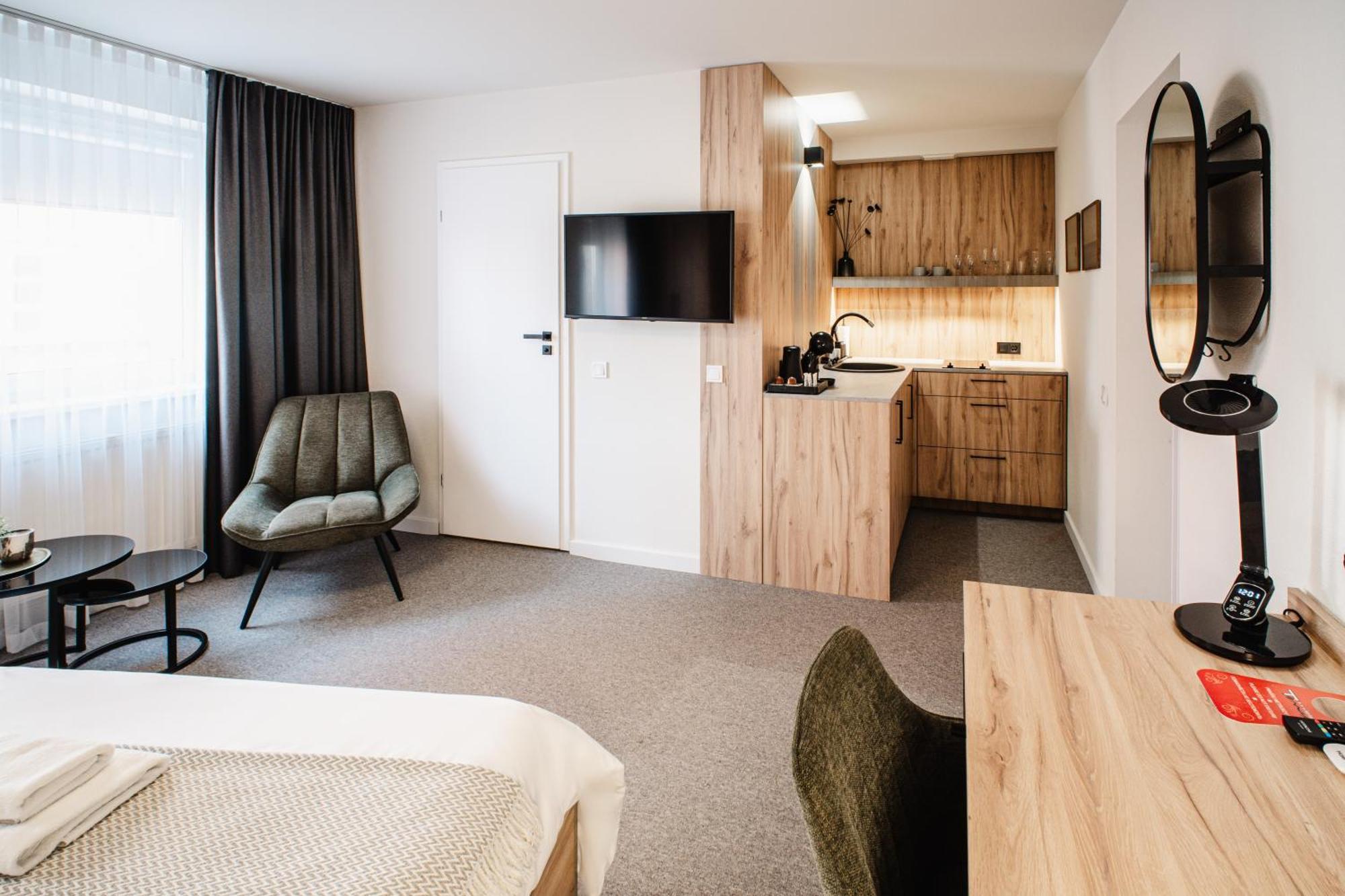Hotel Tomas Šiauliai Buitenkant foto