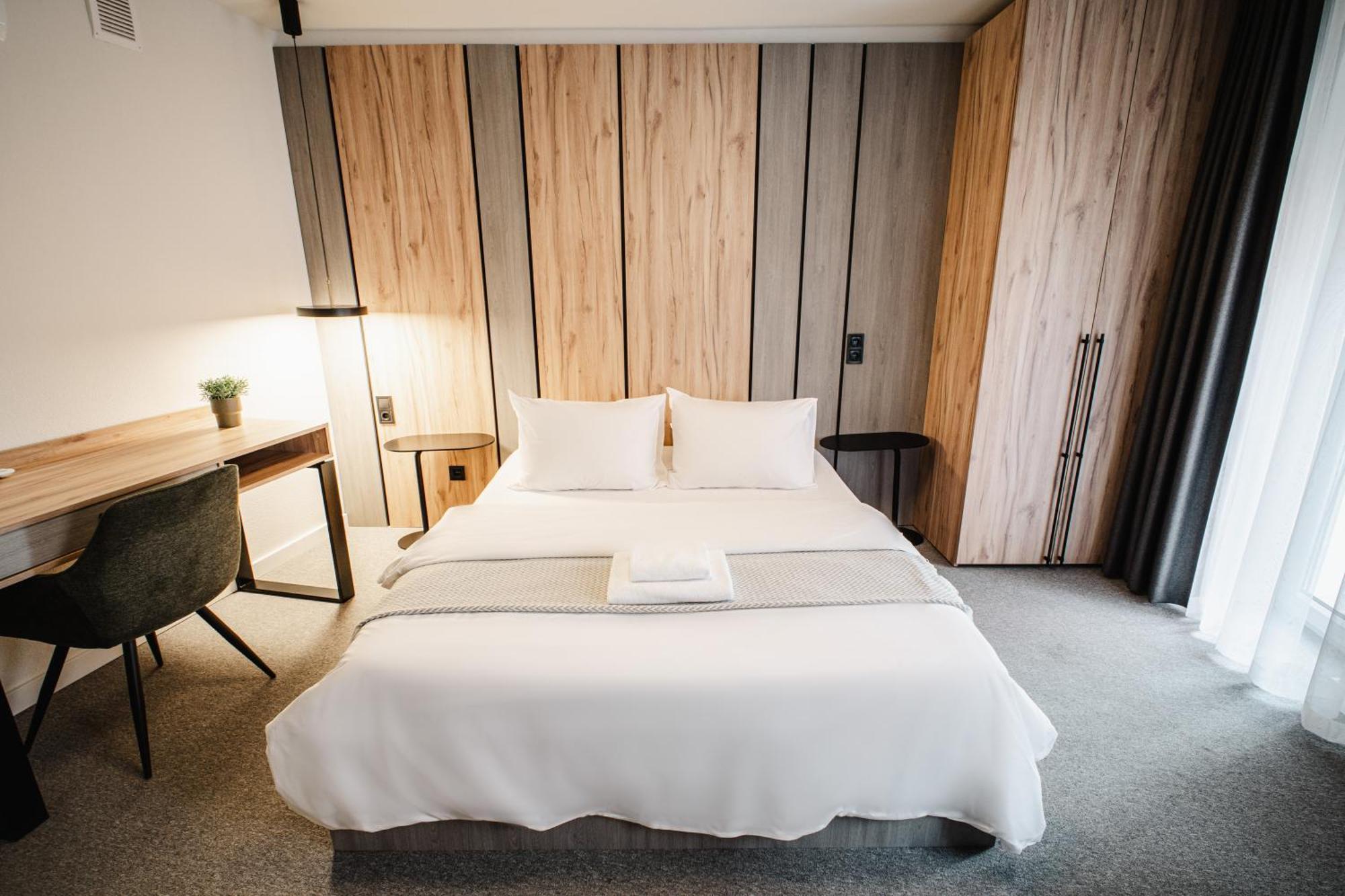 Hotel Tomas Šiauliai Buitenkant foto