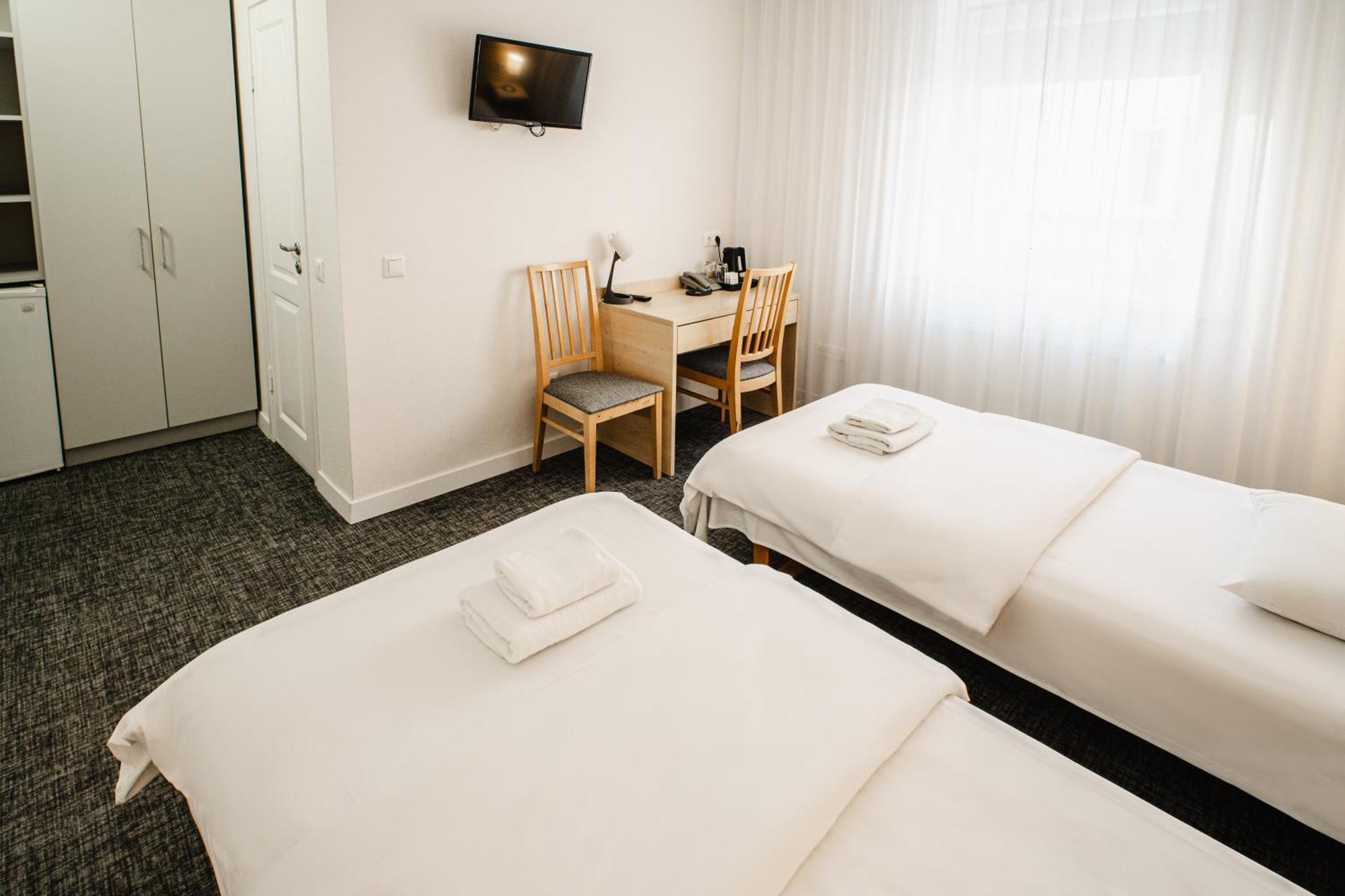 Hotel Tomas Šiauliai Buitenkant foto