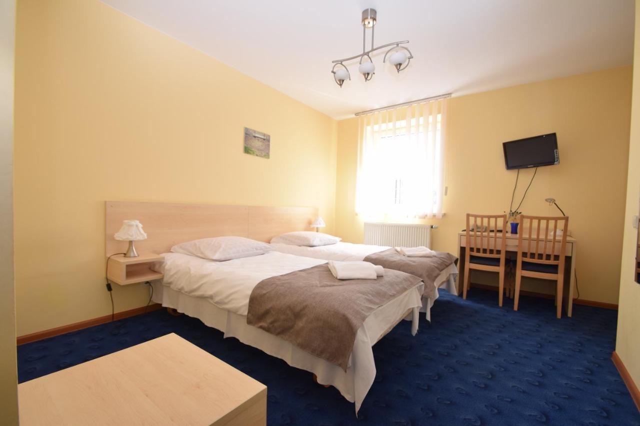 Hotel Tomas Šiauliai Buitenkant foto